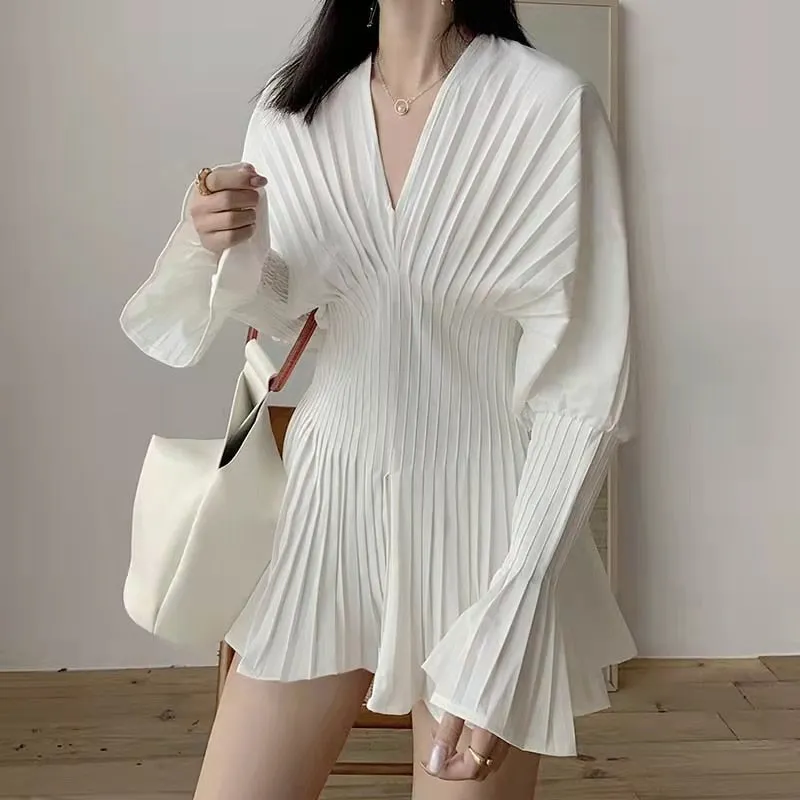 Elegant Women Loose White V-Neck Pleated Shirts Female Full Sleeve Tops Blouses Casual Blusas